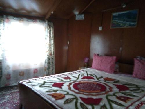 New Bombay Heritage Group Of Houseboats – Srinagar, PA