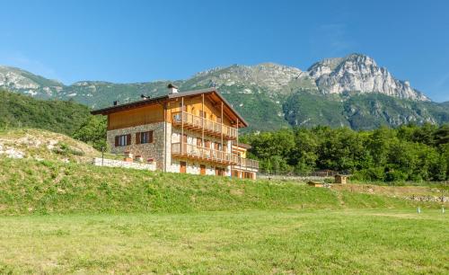  Maso Scricciolo Farm House in Vezzano