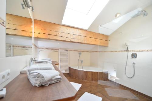 One Bedroom Apartment Top 40