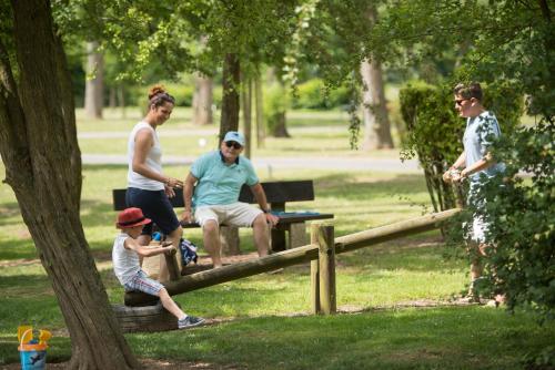 Playground, Camping Du Port De Plaisance in Peronne