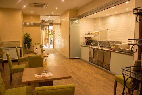 Hotel Palace Sevilla - image 2