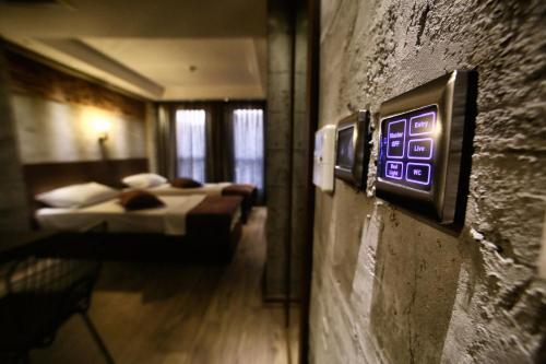 Standard Twin Room image 10