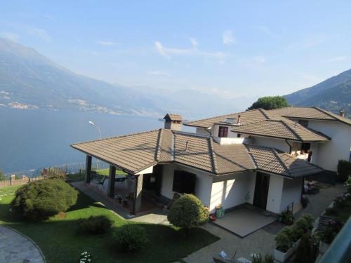  LUCY'S HOUSE, Pension in Bellano