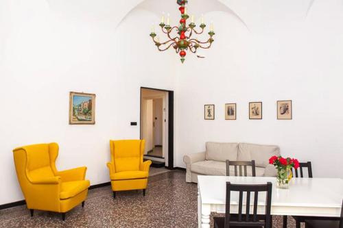  Casa Carducci - Spacious historical home close to the beach in Imperia