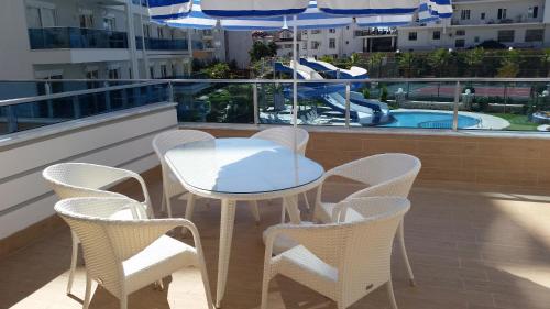 1+1 Apartment with a big terrace in Alanya