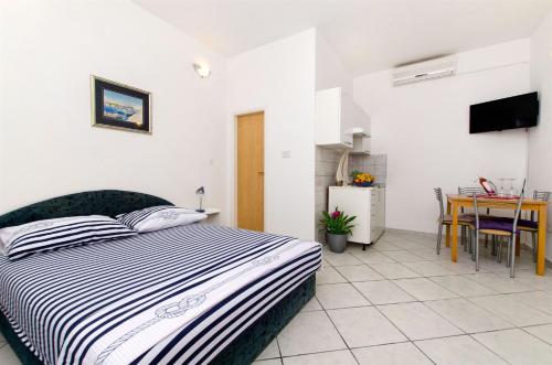  Apartment Andelka in Supetar