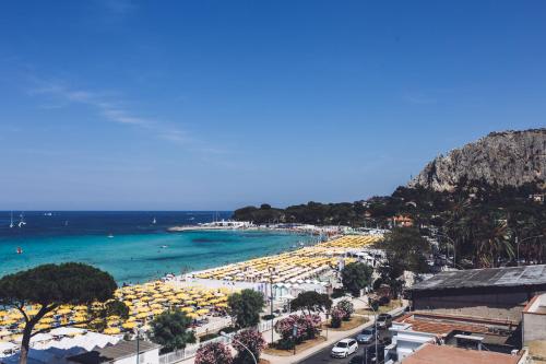 Kilátás, Mondello Beach Rooms - by the sea in Mondello