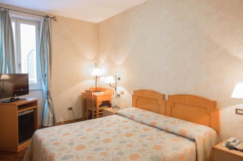 2 twin beds