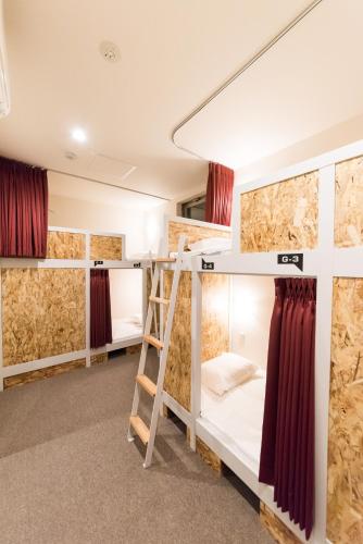 Hostel Kyoto KIZUNA Located in Kyoto Station, Hostel Kyoto KIZUNA is a perfect starting point from which to explore Kyoto. The property features a wide range of facilities to make your stay a pleasant experience. Service