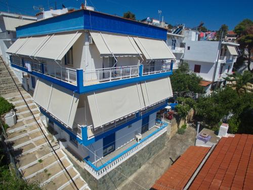  Kostas Rooms in Votsi