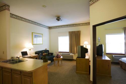 Americas Best Value Inn & Suites Three Rivers