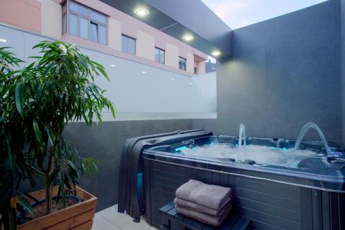 Valentina Beach Apartments & Suites - image 14