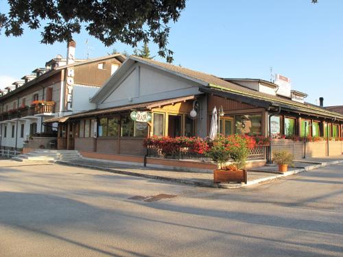 Hotel Ristorante La Nuova Fattoria, Carsoli bei SantʼAnatolia