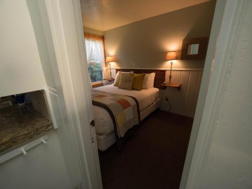 Agate Beach Motel - image 2
