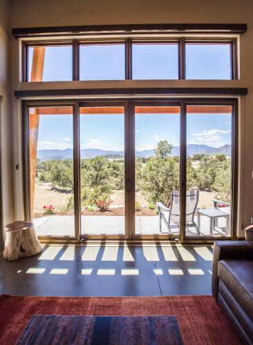 Royal Gorge Cabins - image 5