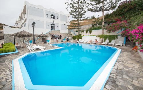  Porto Castello, Pension in Fira