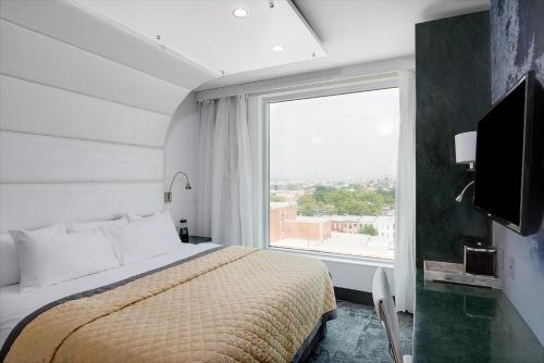 Wyndham Garden Brooklyn Sunset Park Room Type - Executive King Room