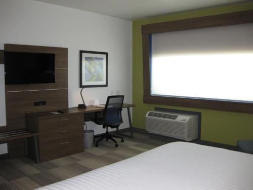 Holiday Inn Express & Suites - Houston NW - Cypress Grand Pky, an IHG Hotel