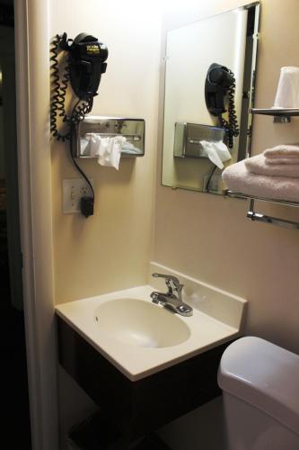 2 bedrooms, 3 beds