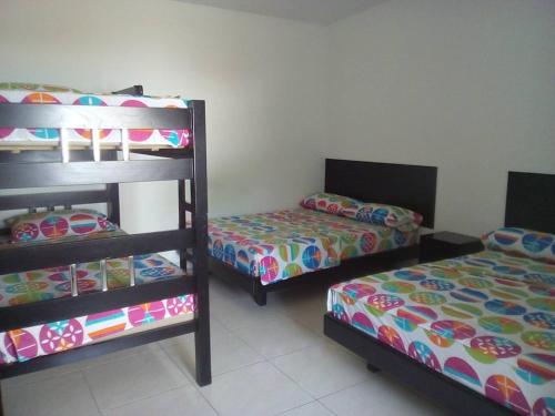3 double beds, 4 twin beds