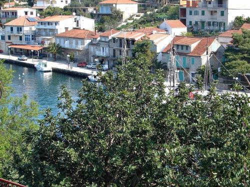 Apartments and rooms by the sea Stomorska Solta - 5211 - image 4