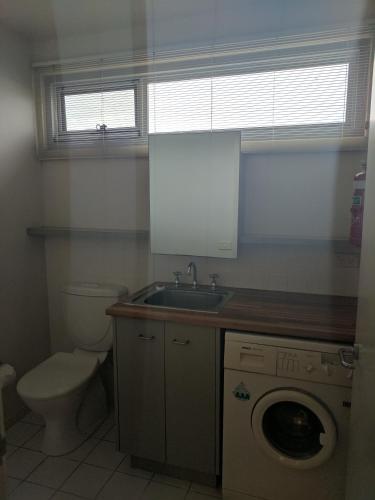 梅顿水域汽车旅馆和公寓