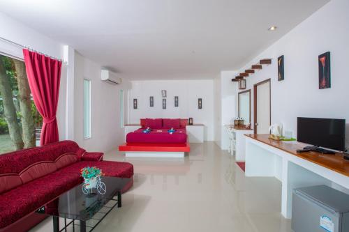 Villa with Beach Access image 10