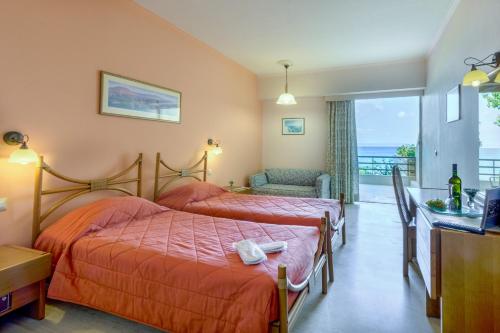 Golden Sand Hotel - image 13