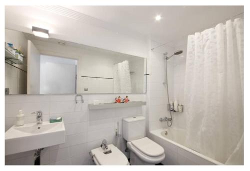 White Cozy Flat in Donostia