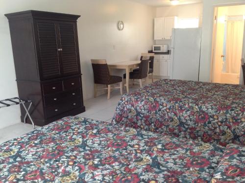 Birch Patio Motel – Fort Lauderdale, FL