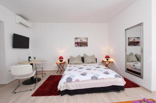  Rooms and Apartments Sally in Rovinj