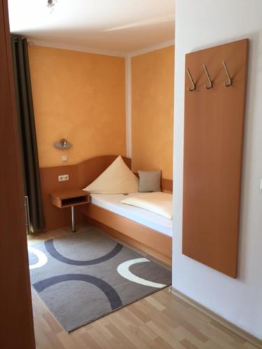 1 twin bed