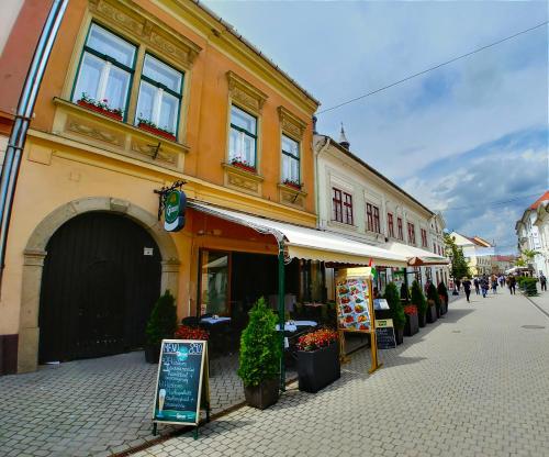 Cherry Apartman, Eger