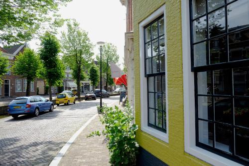 Huisje aan de gracht