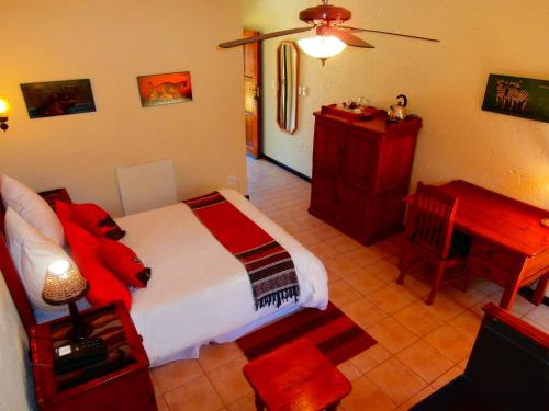 African Footprints Lodge - image 3