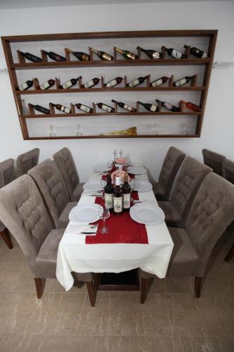 Apis Hotel - image 14