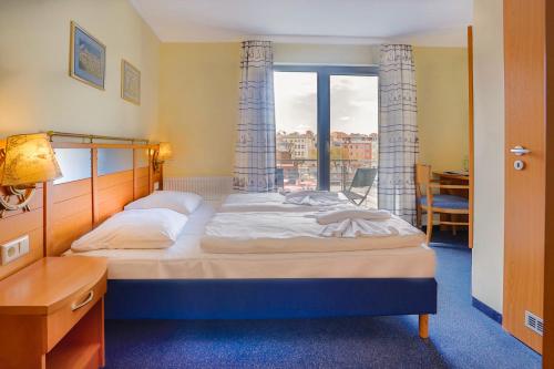 2 twin beds