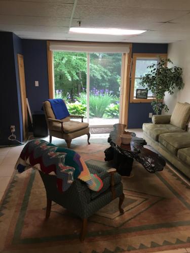 Blueberry Fields Bed & Breakfast - image 5