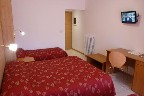 Hotel La Rosa - image 12