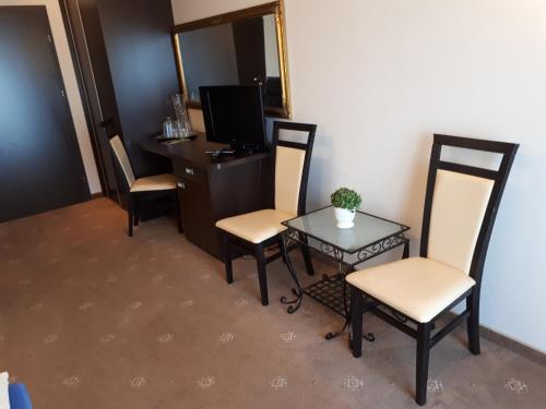 Apartment with Balcony (4 Adults) image 7