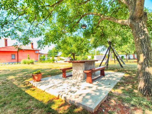 Holiday Home Villa Angelina 1233 in Hreljici