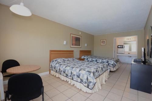 Sea Garden Motel - image 4