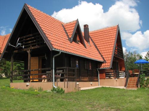 مدخل, Chalet Four Seasons in Dobroselica