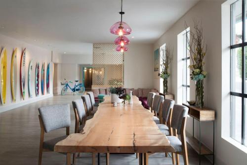 ห้องอาหาร, ดรีม อินน์ ซานตา ครูซ (Dream Inn Santa Cruz) in ซานตา ครูส (CA)