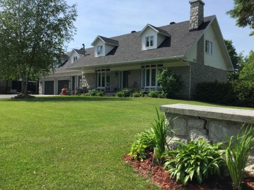 A szálláshely kívülről, La Maison des Eboulis in Victoriaville (QC)