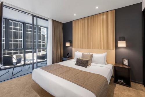 103243884 SKYE Hotel Suites Parramatta
