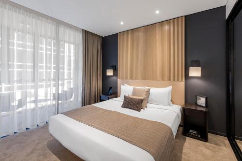 103244122 SKYE Hotel Suites Parramatta