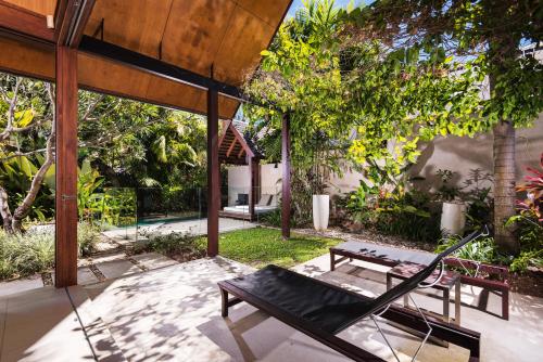 Niramaya Villas and Spa Located in South Port Douglas, Niramaya Villas and Spa is a perfect starting point from which to explore Port Douglas. Featuring a satisfying list of amenities, guests will find their stay at the prop