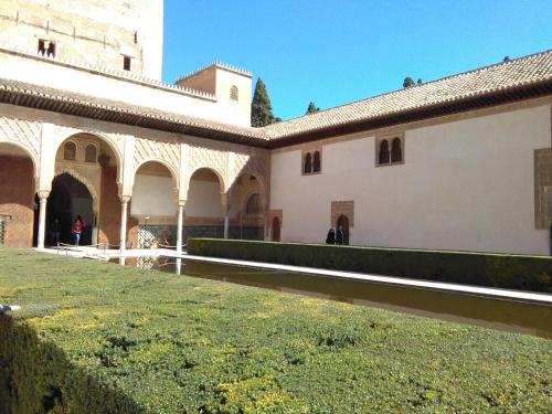 A 15' Granada, Piscina, Habitaciones Familiares, Futbolín, Casa Medina Güevéjar