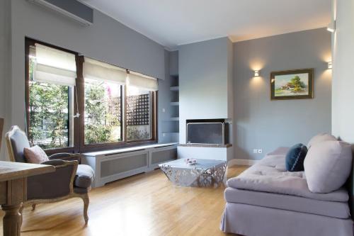 Beautiful Penthouse in Athens with outdoor jacuzzi - image 7